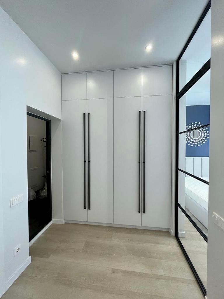 Modern Apartment In The Old Town Kiev Exteriör bild