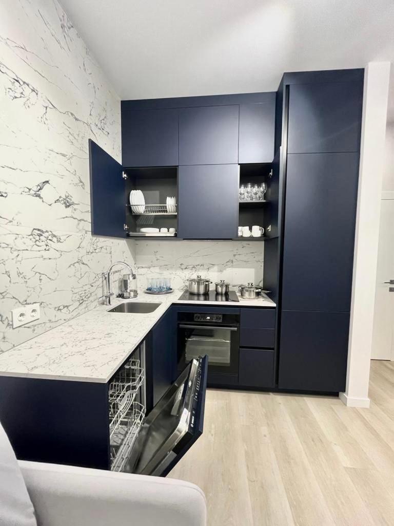 Modern Apartment In The Old Town Kiev Exteriör bild